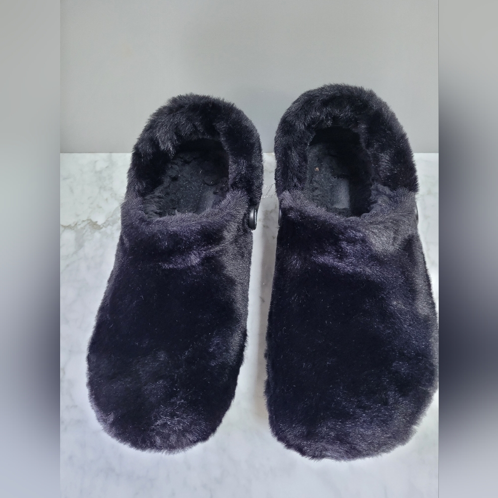 NWOT Croc Fur Sure Classic Clog